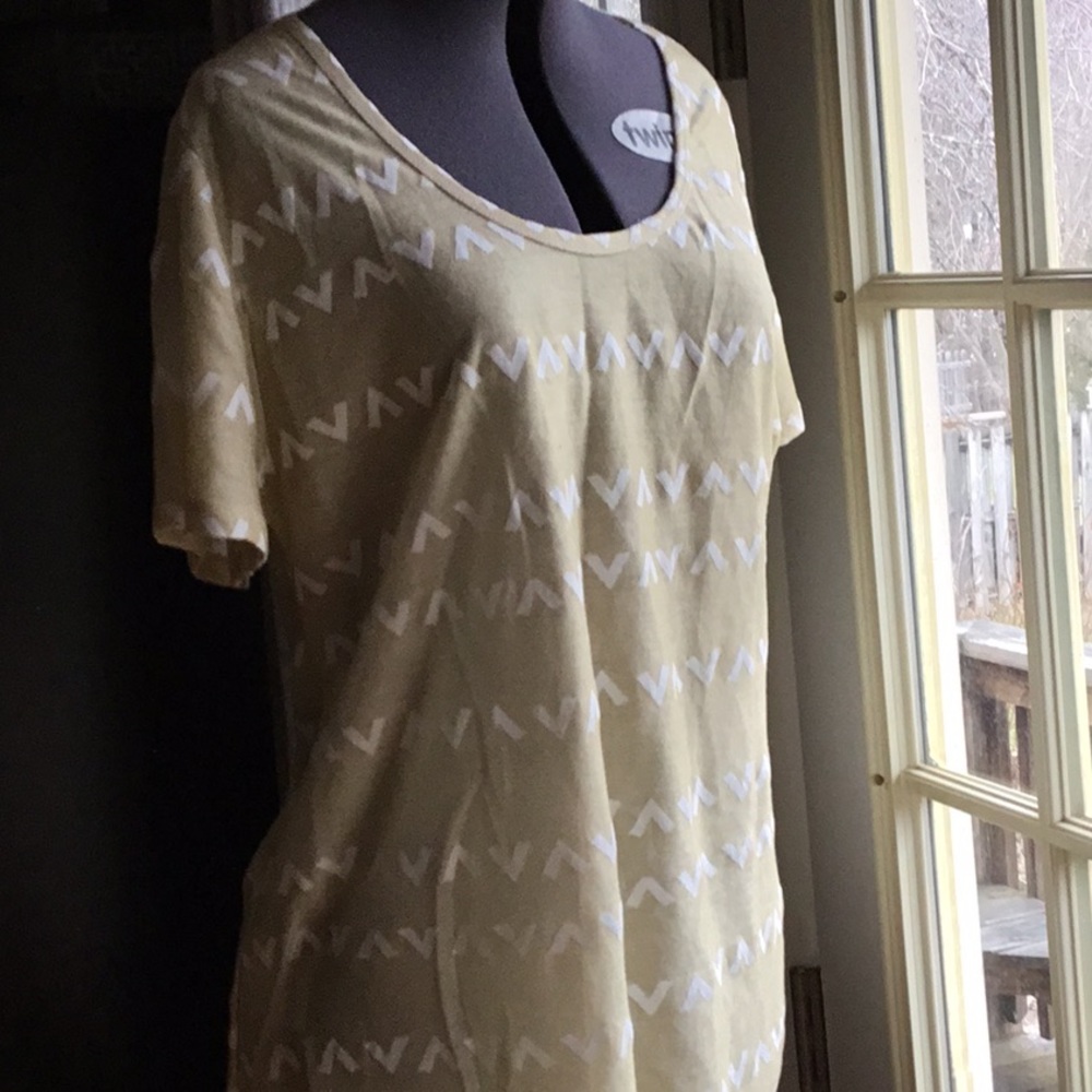 LulaRoe Classic Tee